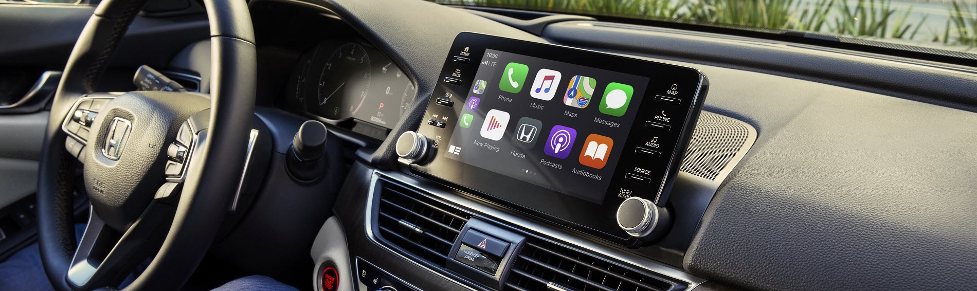 Honda Accord Interior with Apple CarPlay®
