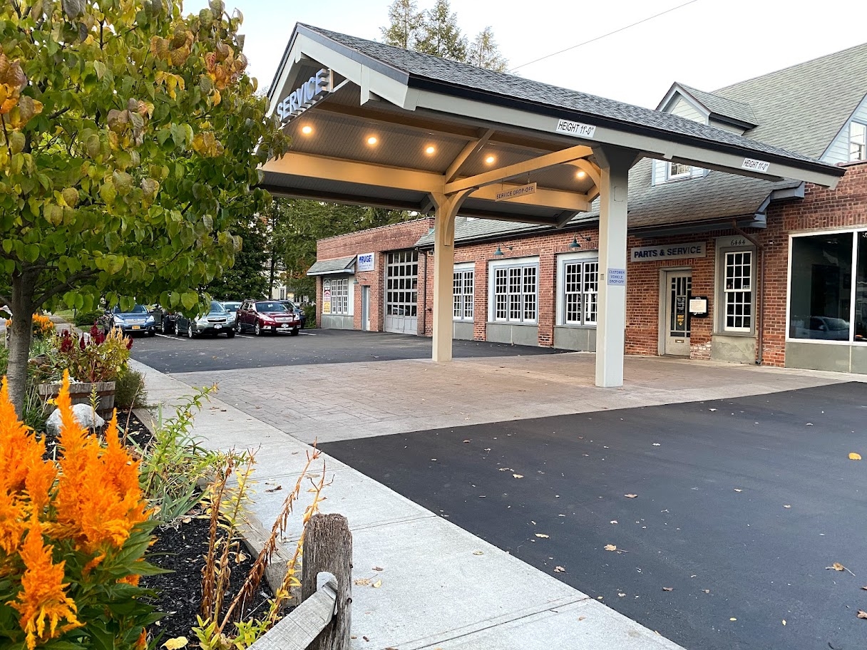 Exterior view of a Subaru service and parts center in Rhinebeck, NY