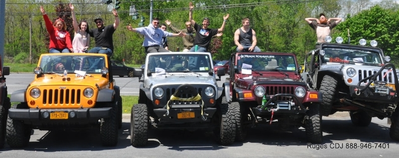A trio of Jeep Wrangler from the front.