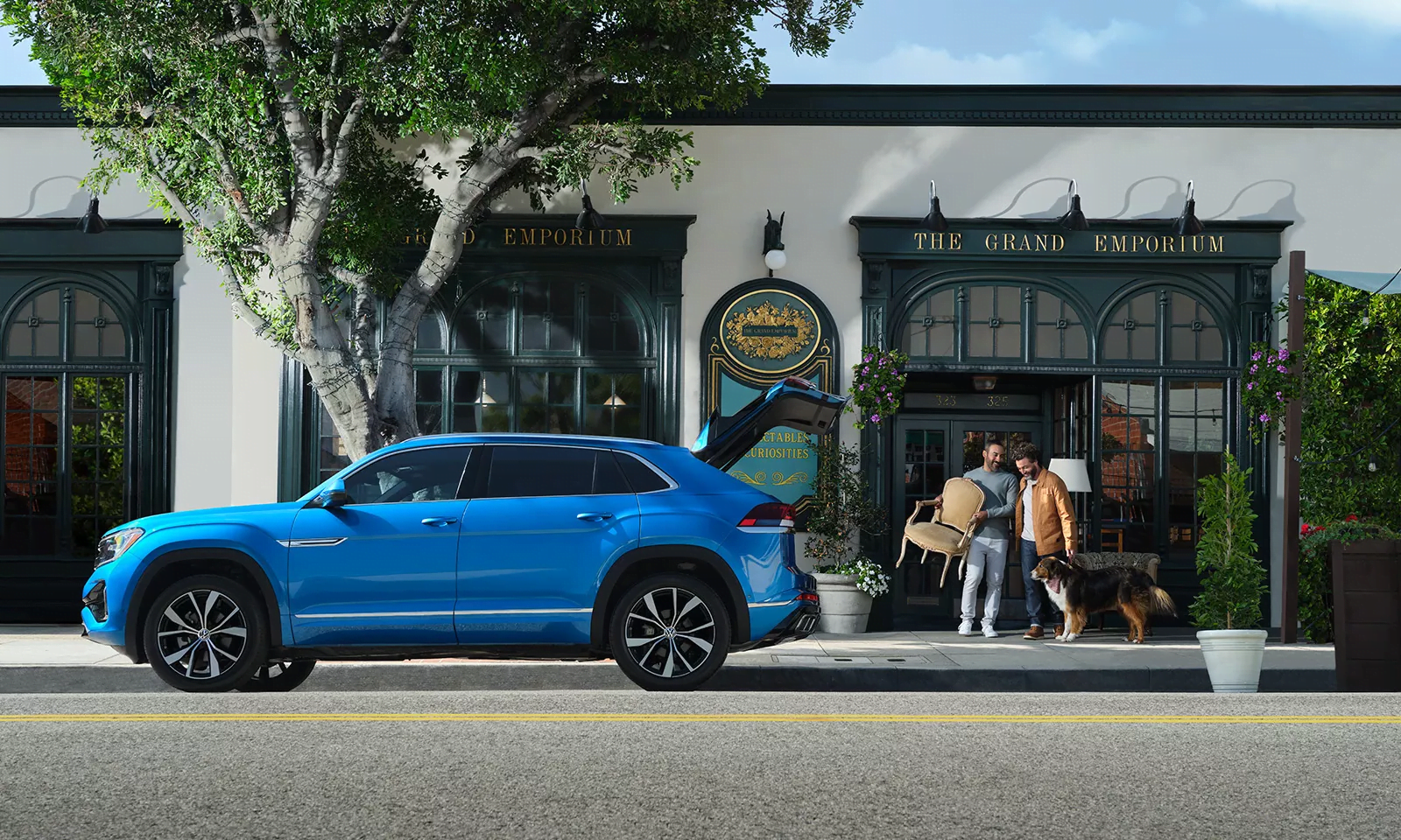 VW Atlas blue