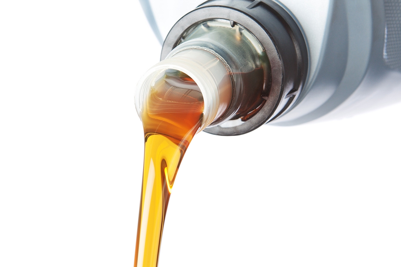 motor oil being poured