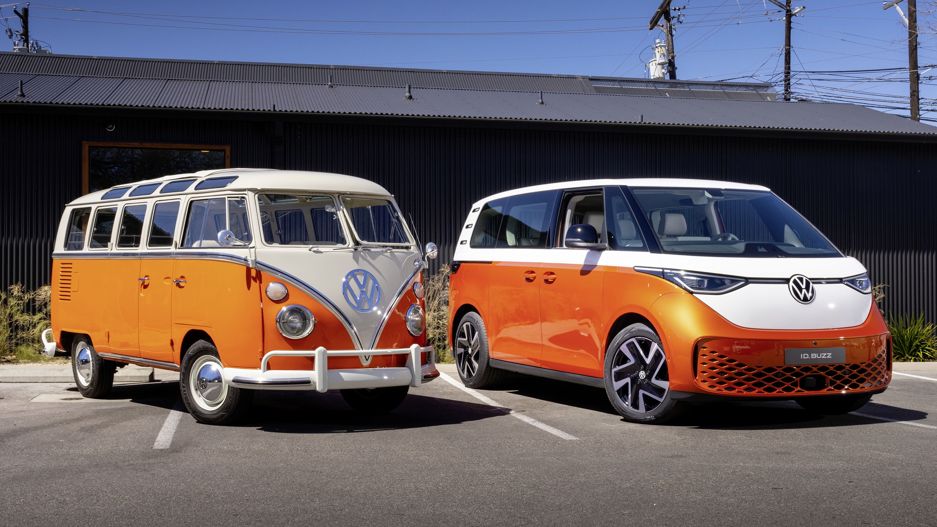 Old and New The VW bus and the new ID.BUZZ