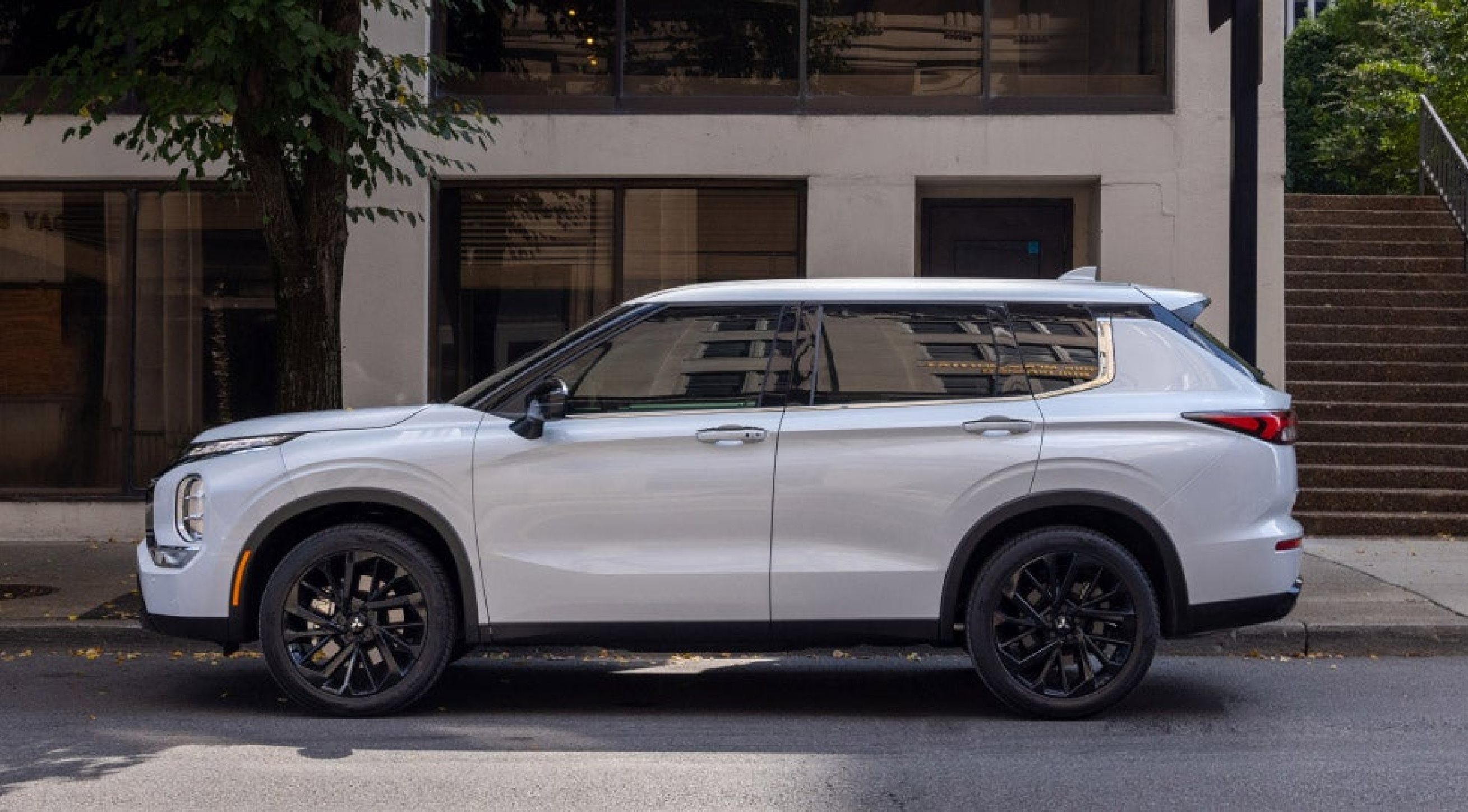 2024 Mitsubishi Outlander serving Medical Lake, WA