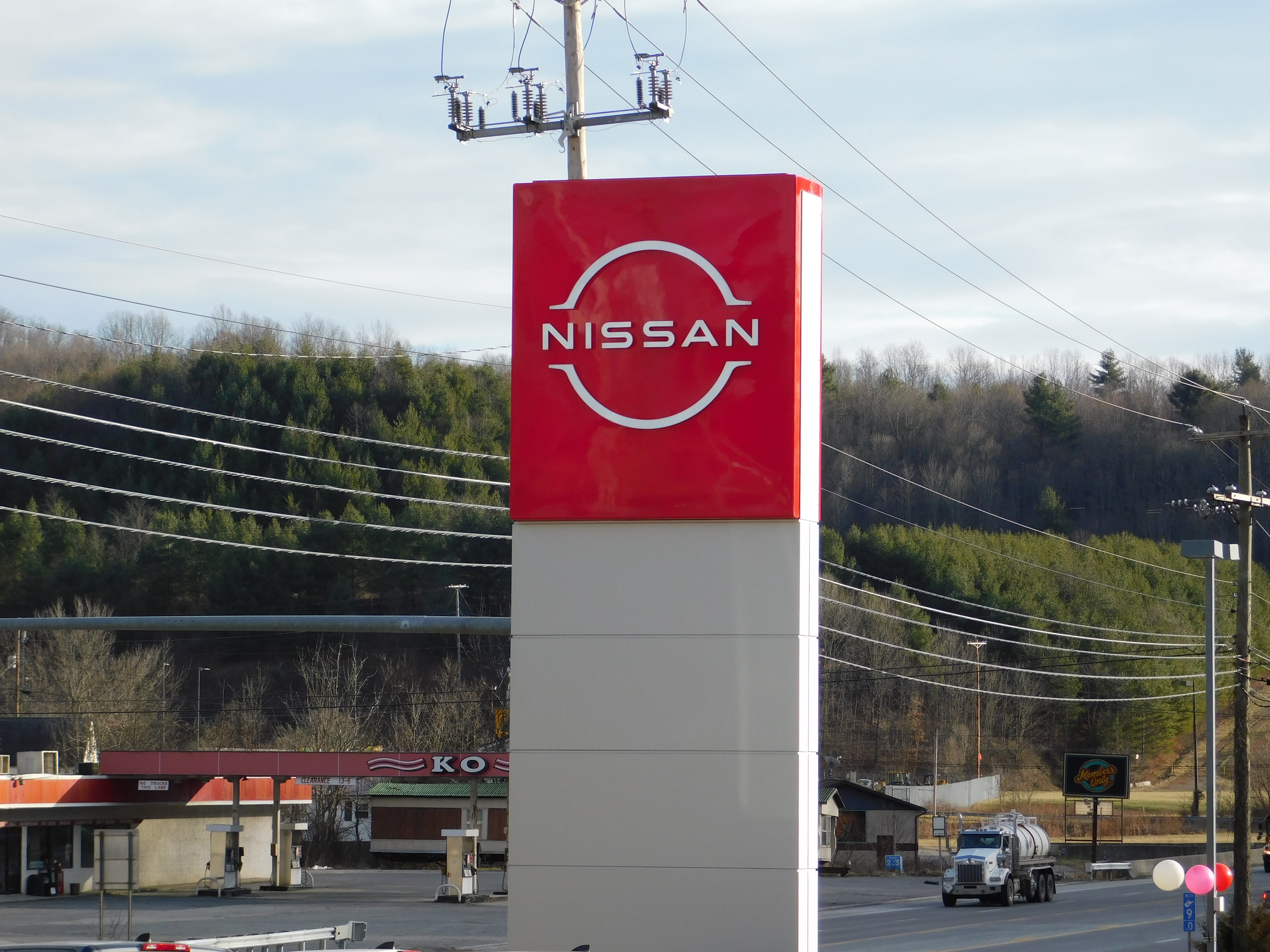 Cole Nissan Signage