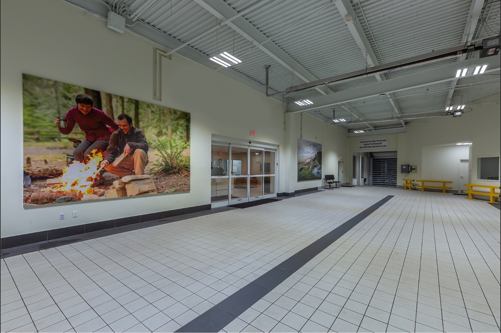 Subaru White Plains Dealership Interior