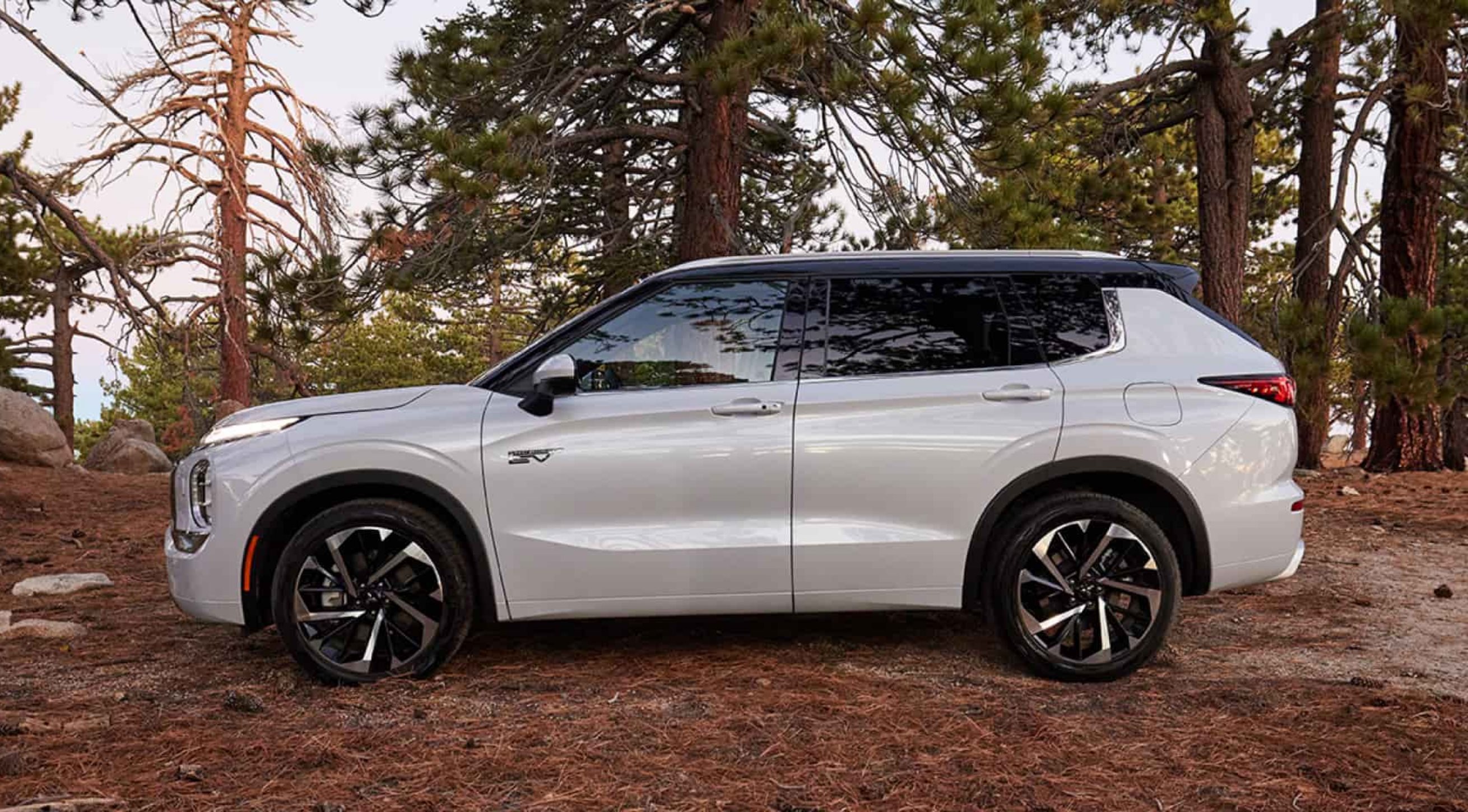 2024 Mitsubishi Outlander PHEV in Tehachapi, CA