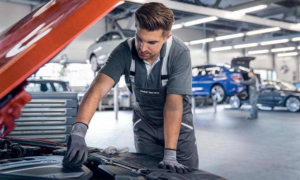 BMW maintenance service at Kimberly BMW of Davenport