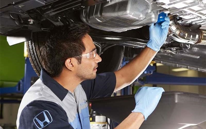 Oil Change Service at Katy Honda