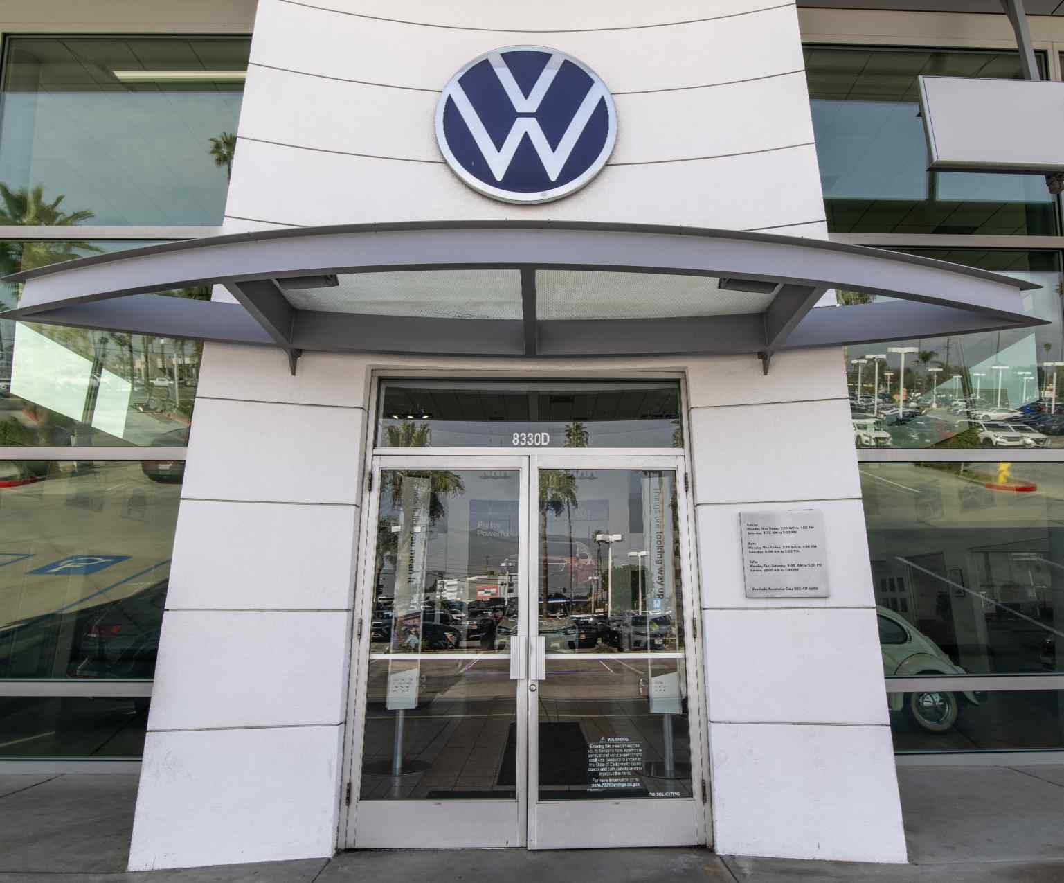 Riverside Volkswagen Gallery