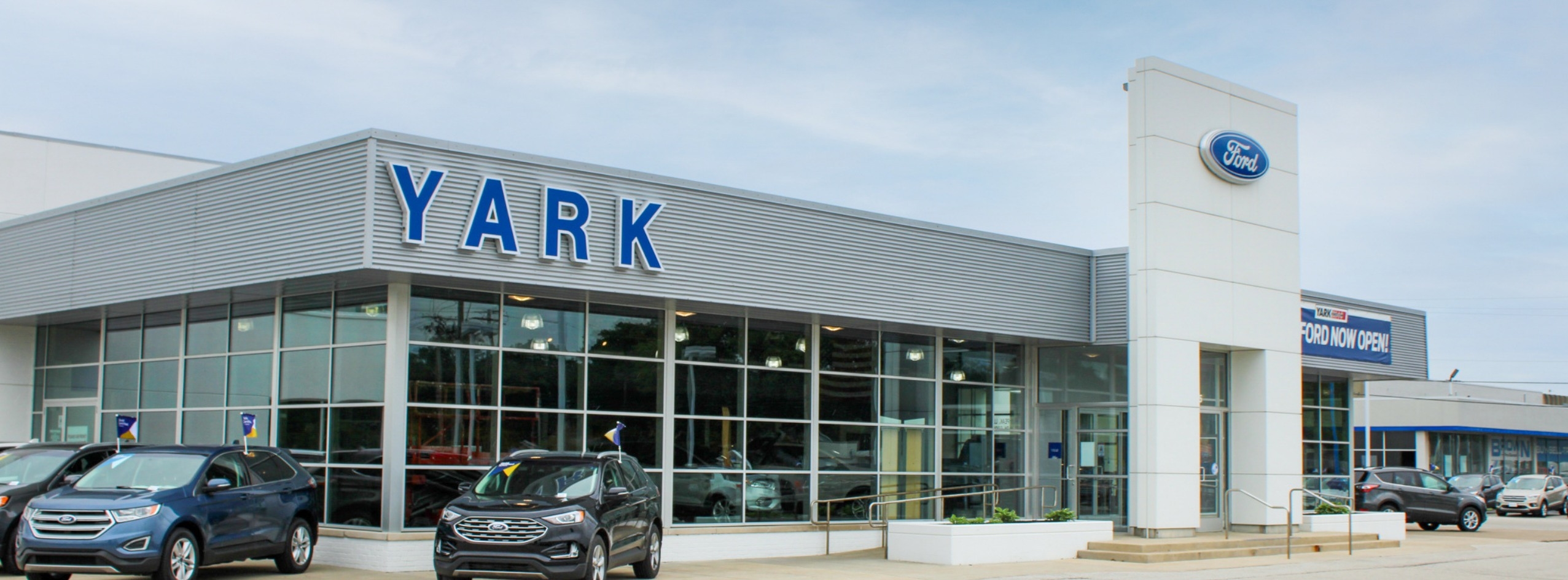 Yark Ford Exterior View - Ford dealership located in Toledo, OH