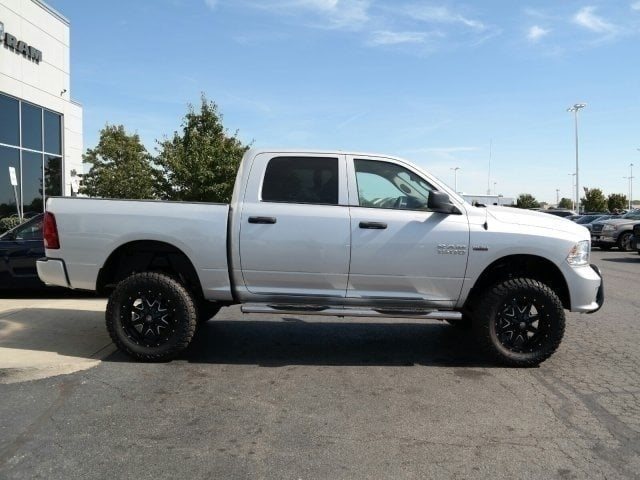 Custom CDJR vehicle build at Performance CDJR Georgesville