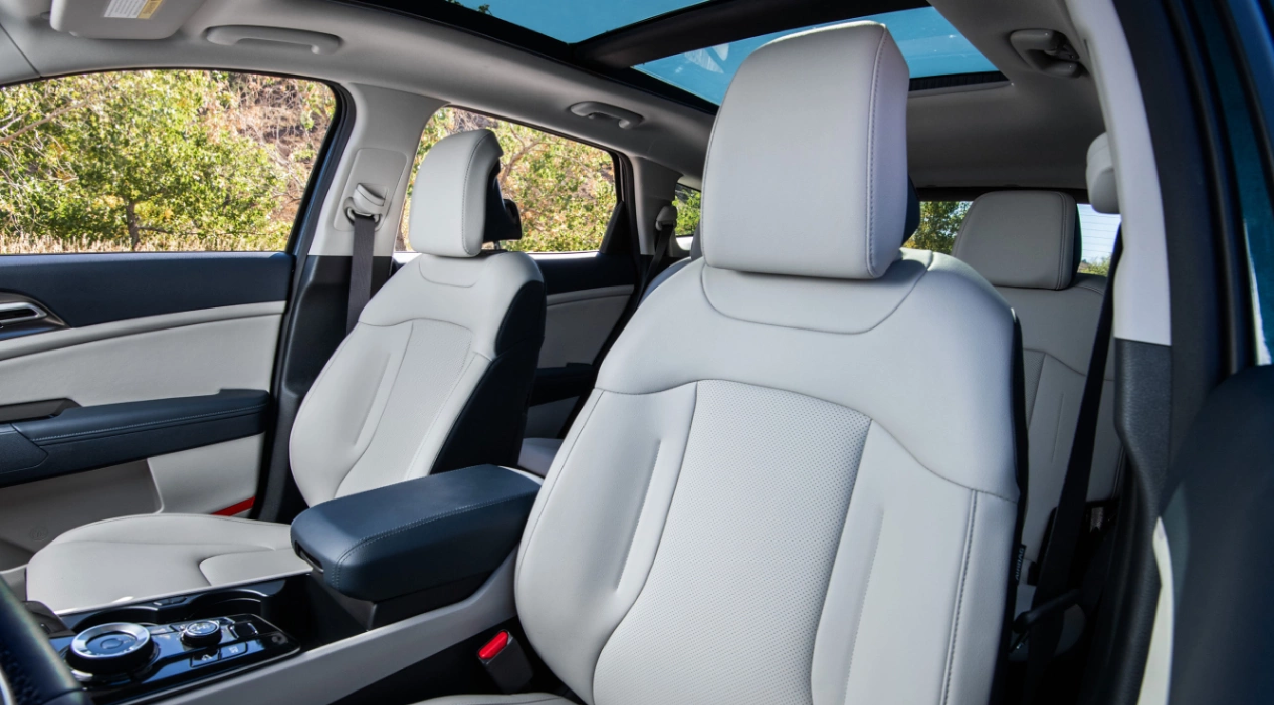 2025 Kia Sportage Hybrid - Smart Kia of Davenport