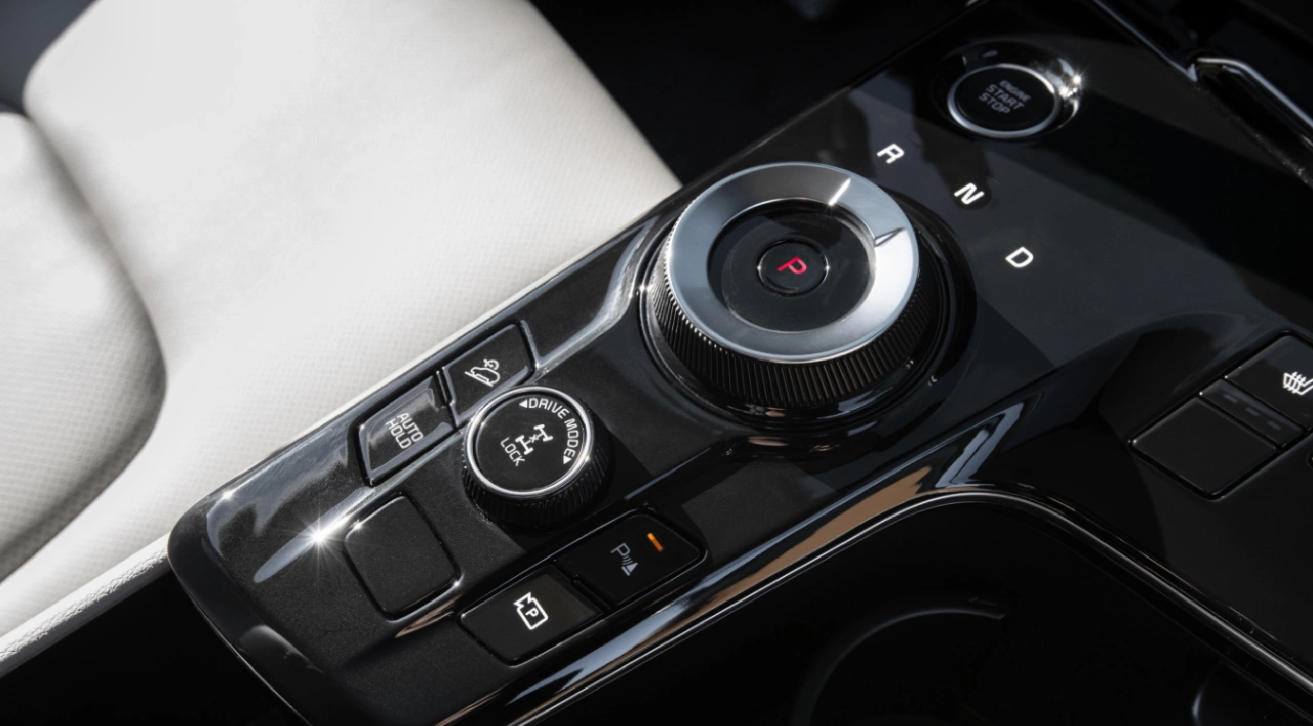 2025 Kia Sportage Hybrid - Smart Kia of Davenport