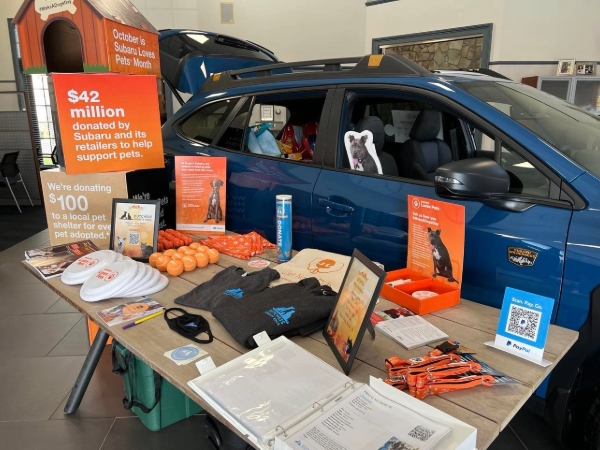 Subaru supports pets display.