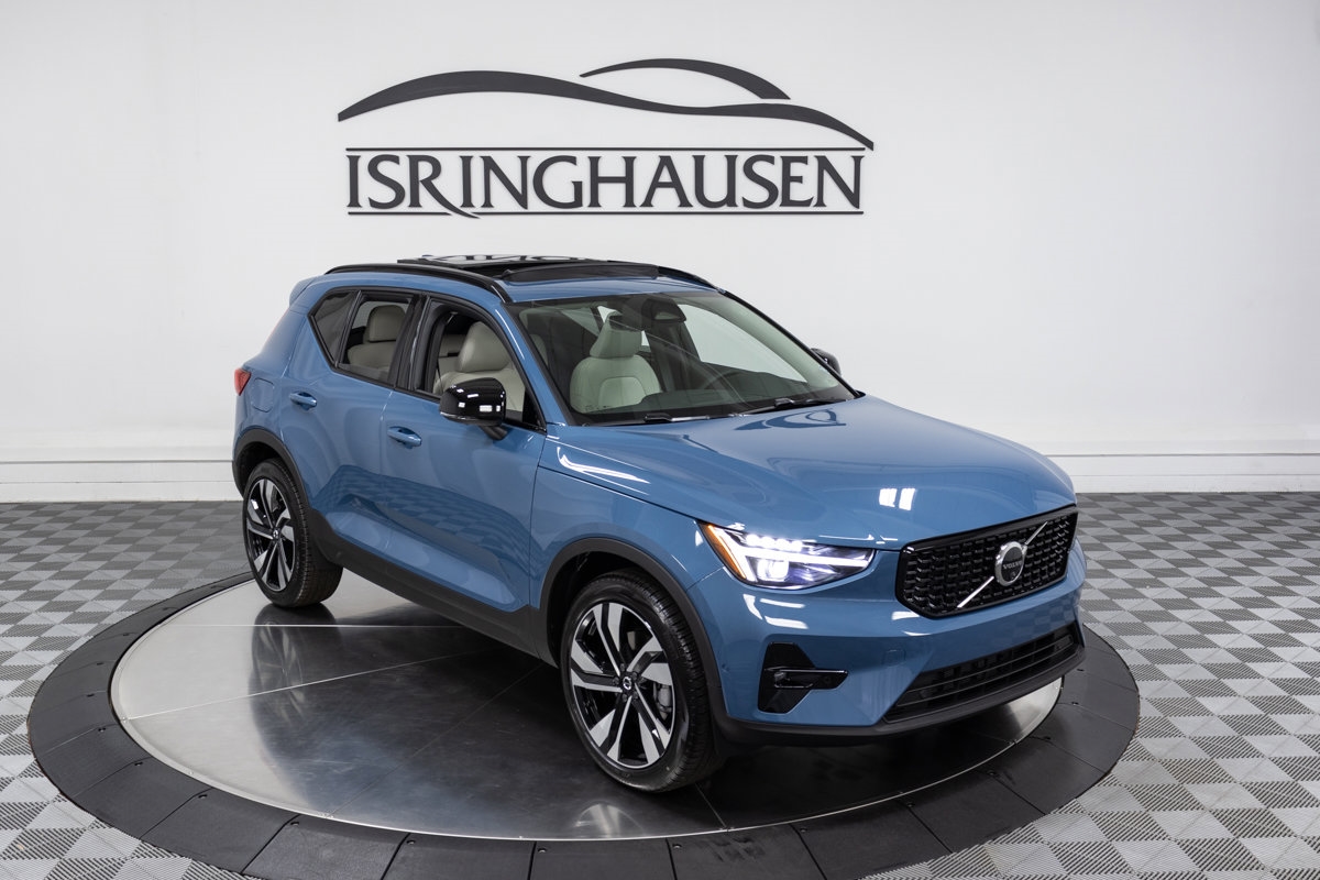 2025 Volvo XC40: Elegant Yet Energetic