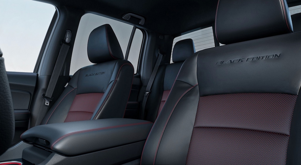 The front seats in a 2025 Honda Ridgeline Black Edition.