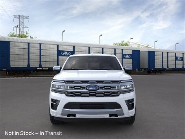 Front view of the Ford Expedition