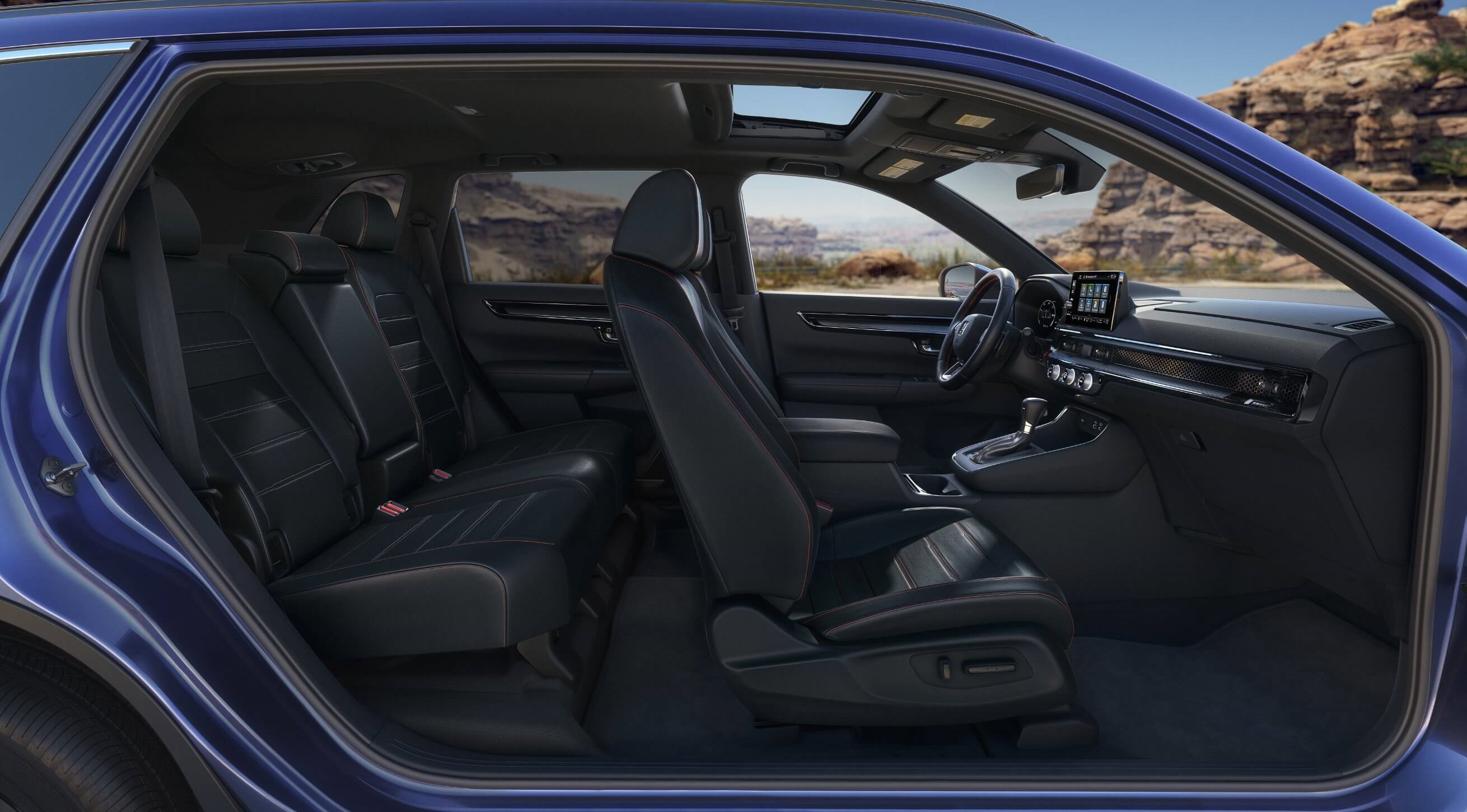 The spacious interior of the Honda CR-V e:FCEV.