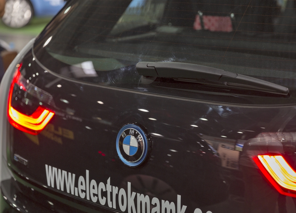 BMW Windshields and Wipers in Cleveland: Professional Windshield and Wiper Services