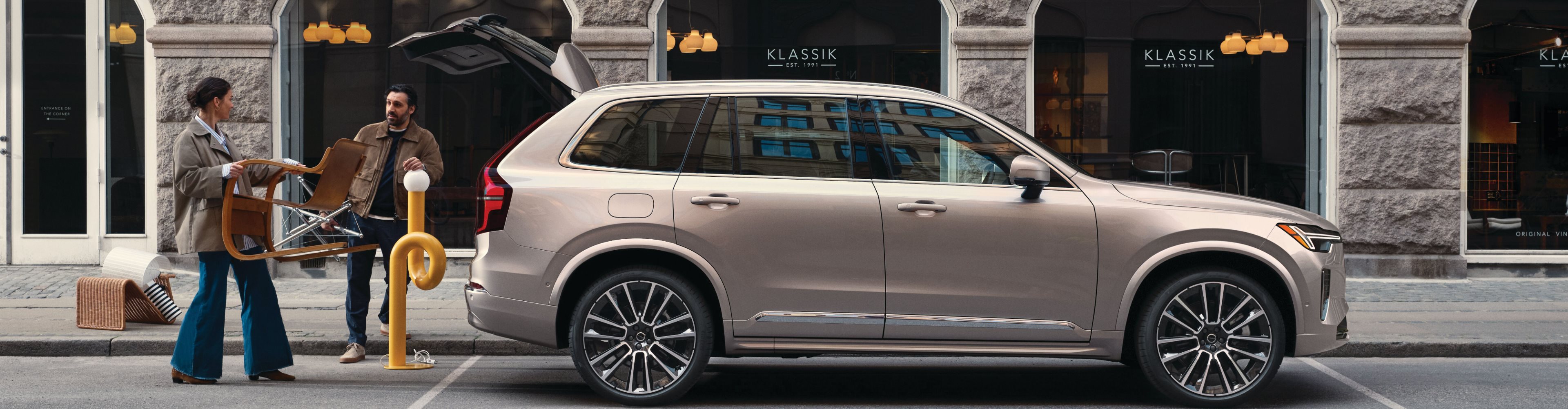 2025 Volvo XC90 Plug-In Hybrid