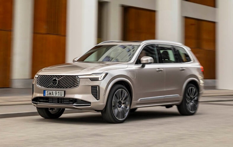  Eight Volvo Cars Named Car and Driver Editors’ Choice Winners