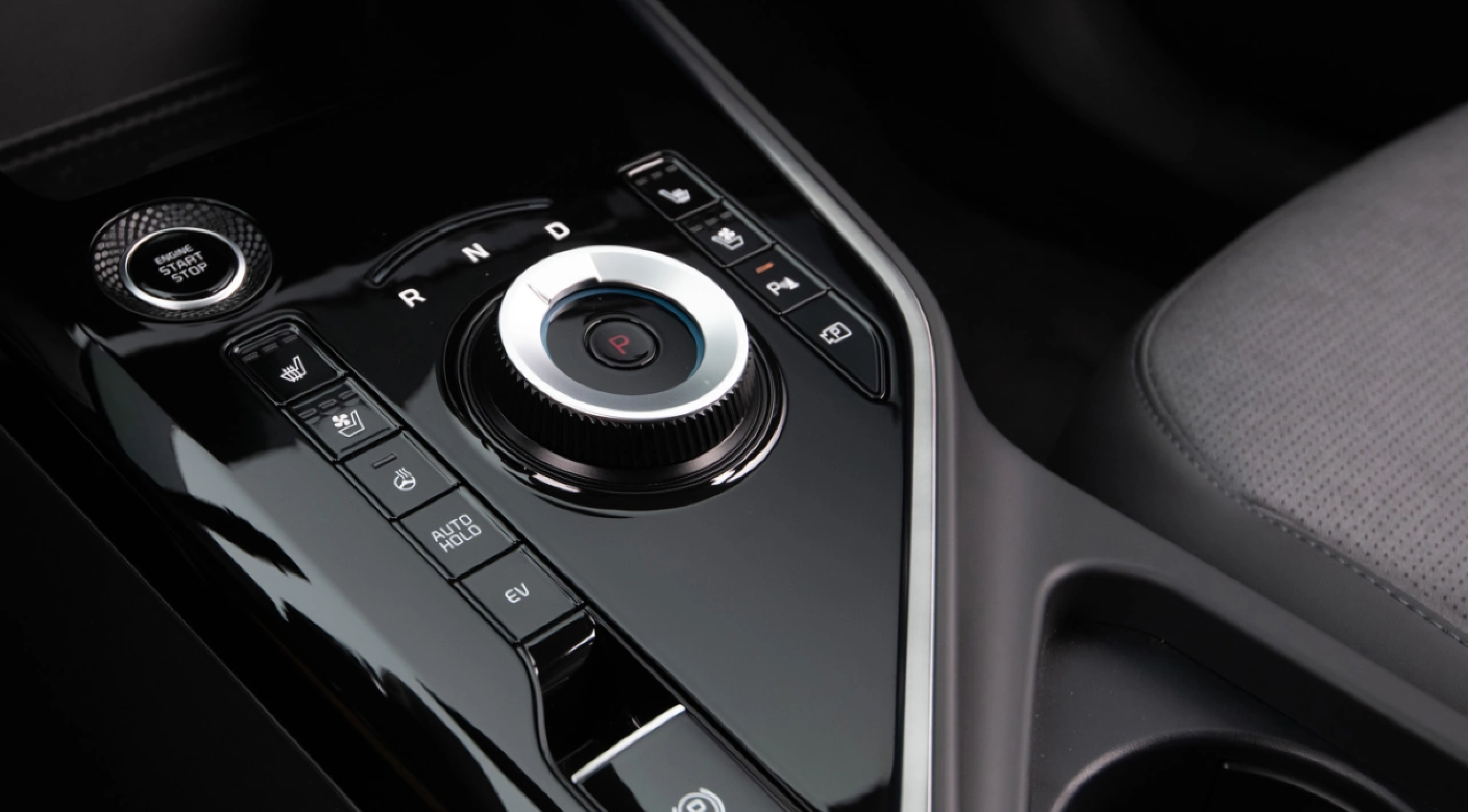 2025 Kia Niro Plug-In Hybrid - Smart Kia of Davenport