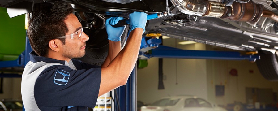 Certified technicians at Tyler Honda service center