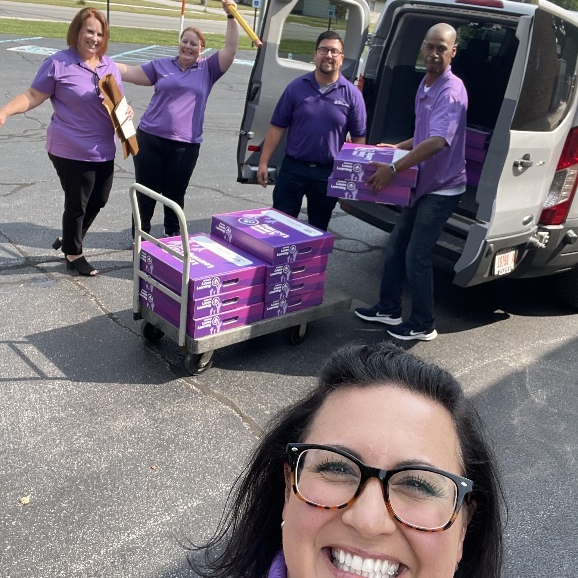 castle cares project volunteers working in the community