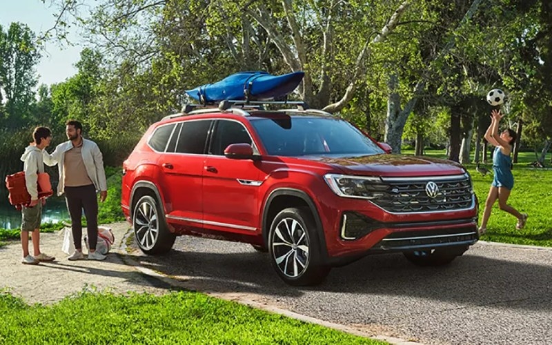Why Connectivity and Interior Comfort Give the 2025 Volkswagen Atlas an Edge over the 2025 Honda Pilot near Pebble Beach, CA