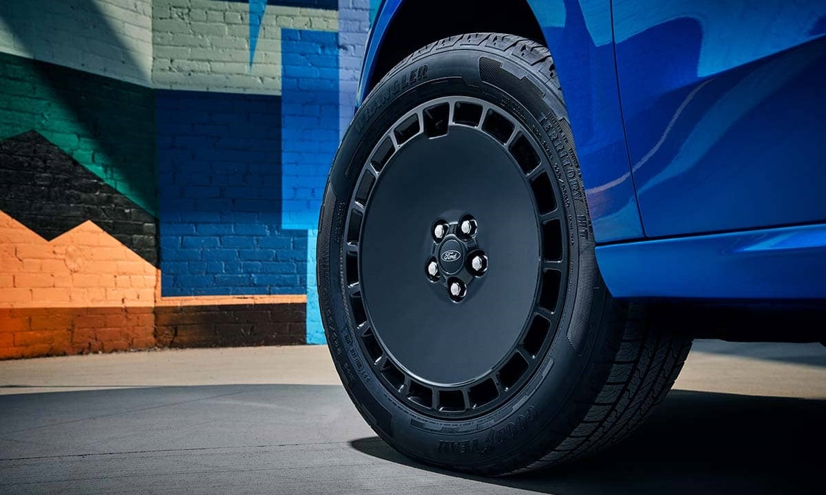 2025 Ford Maverick Lobo - 19in Turbofan-Styled Black Painted Aluminum Wheels