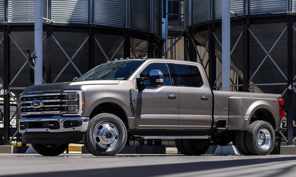2025 Ford F350 Lariat DRW