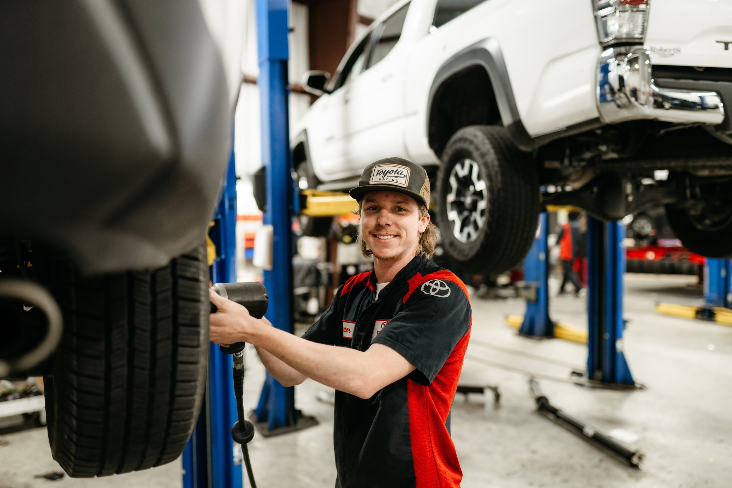 Roberts Toyota Columbia TN Toyota service center and technicians
