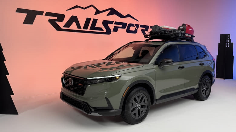 CR-V Adds More Standard Tech and New TrailSport Hybrid Trim