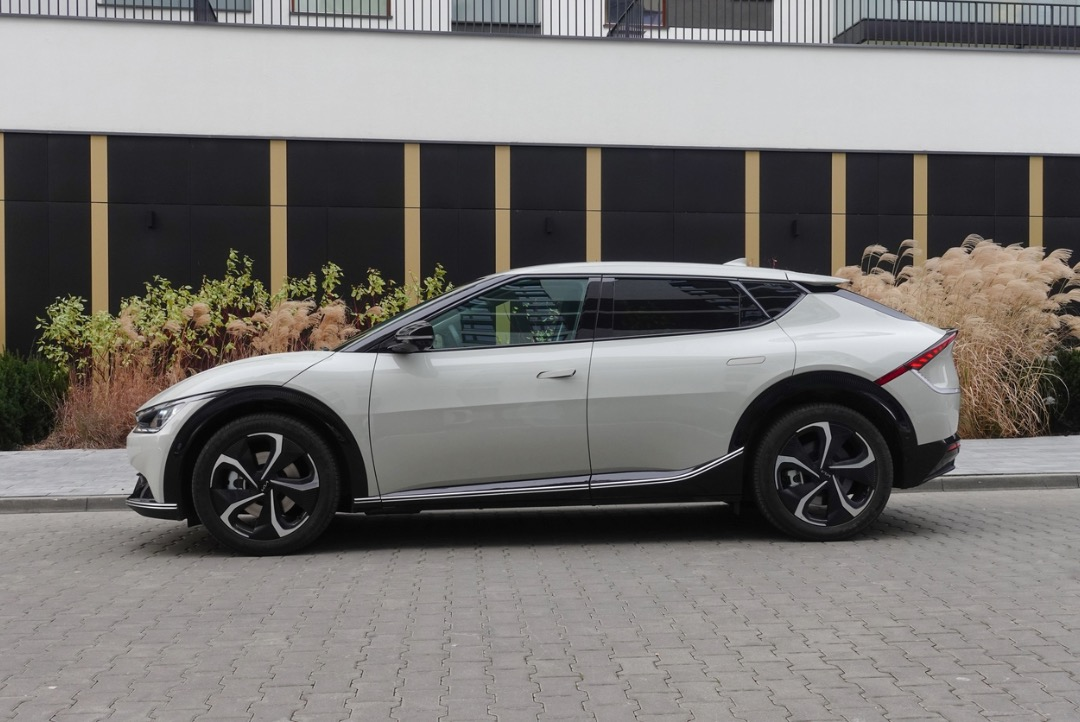 Mission Viejo Kia Compares Kia EV6 with Hyundai IONIQ 5