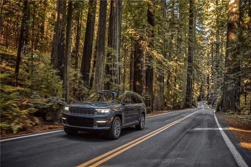 What Makes Our CDJR Vehicle Reviews Helpful?