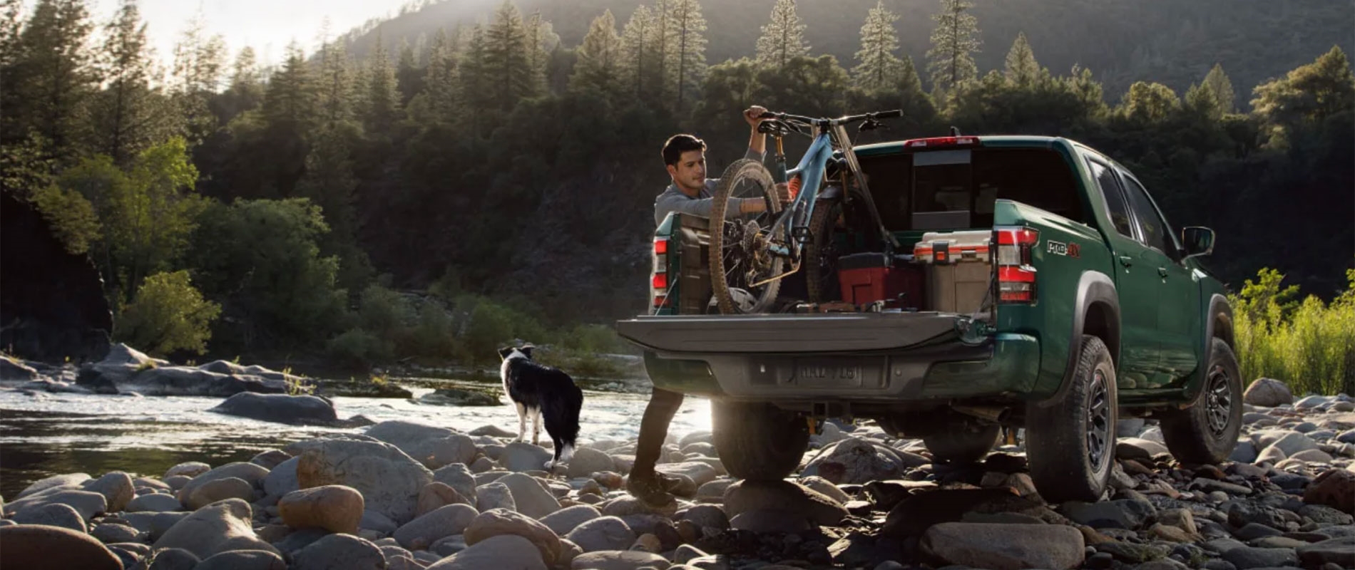 2025 Nissan Frontier outdoors