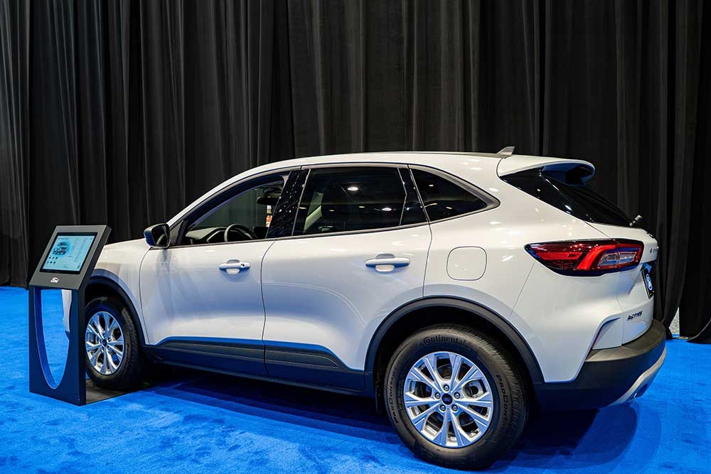 Ford Escape Vs. Nissan Rogue: A Battle Of Efficiency And Tech