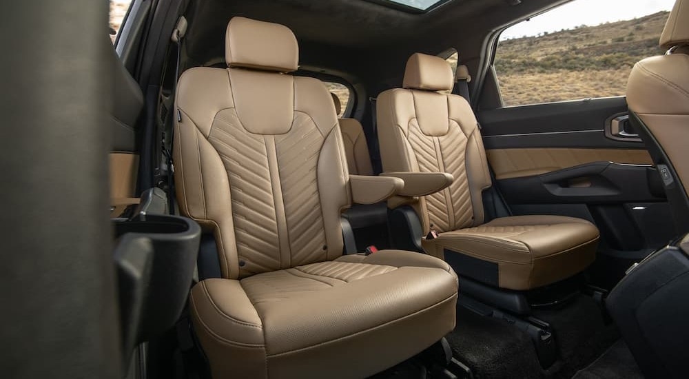 The tan interior in a 2025 Kia Sorento.