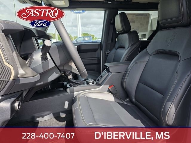 2025 Ford Bronco front seats