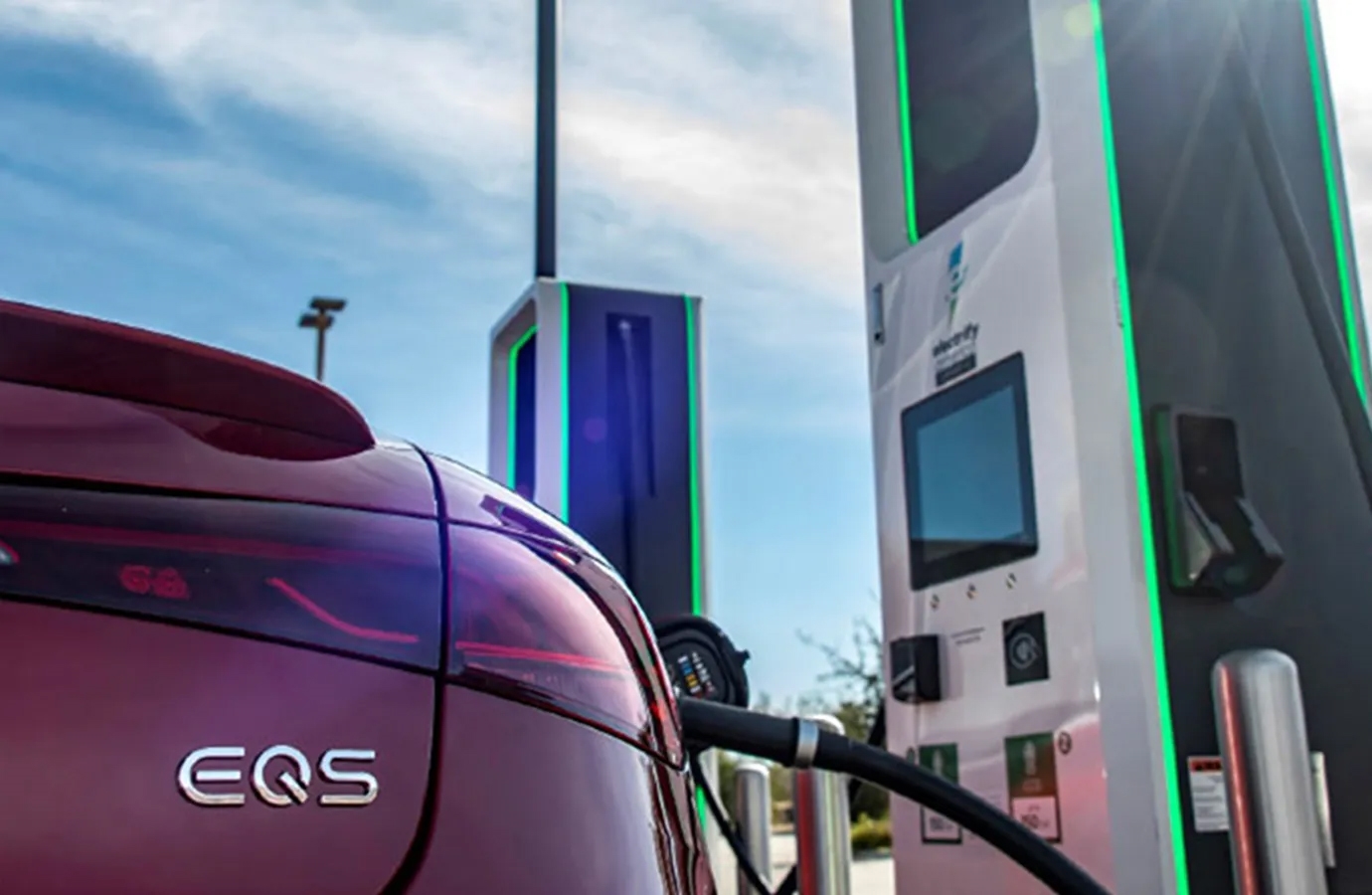 Mercedes-Benz App Navigation with Electric Intelligence