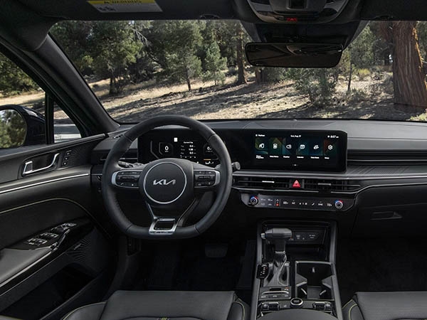 2026 KIA K5 dash