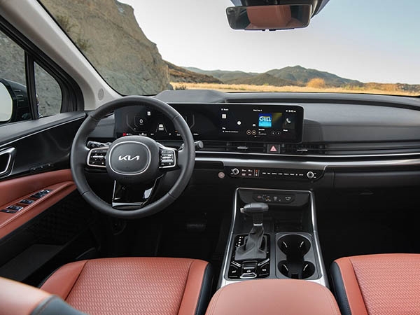 2026 Kia Carnival dash