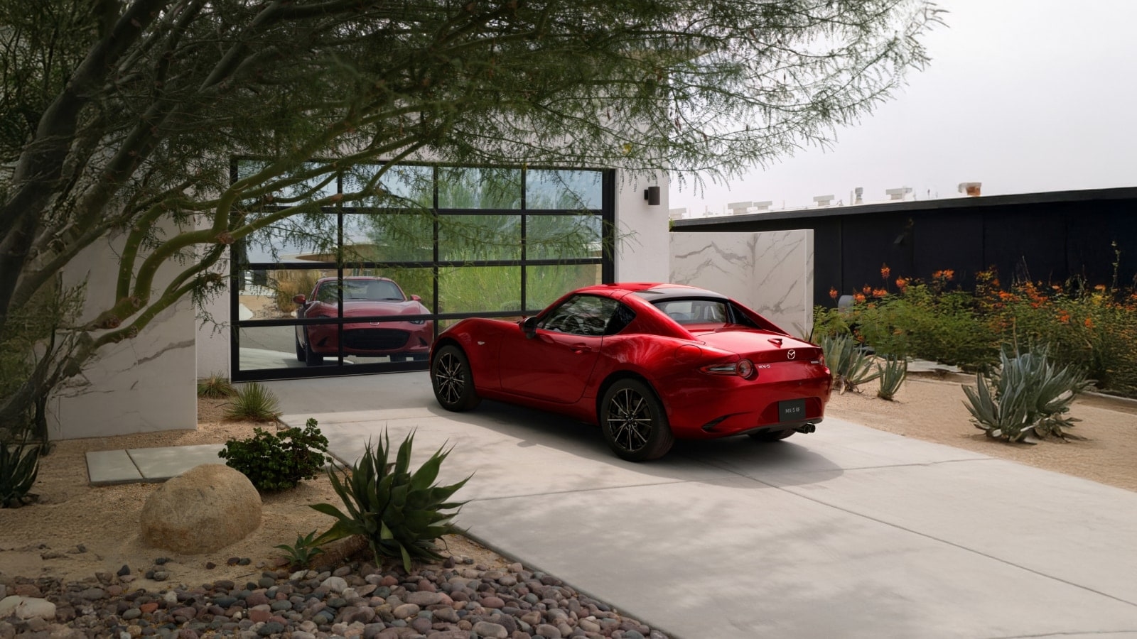 Mazda dealership near Garden City MI