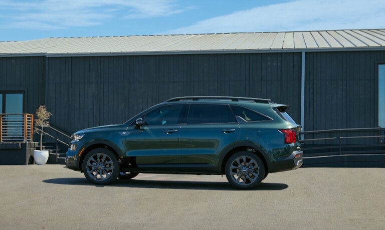 2026 Kia Sorento side view by building