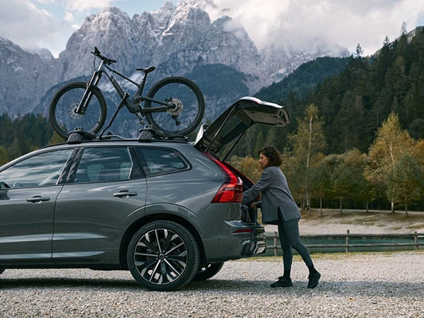 2026 Volvo XC60 Plug-in Hybrid exterior