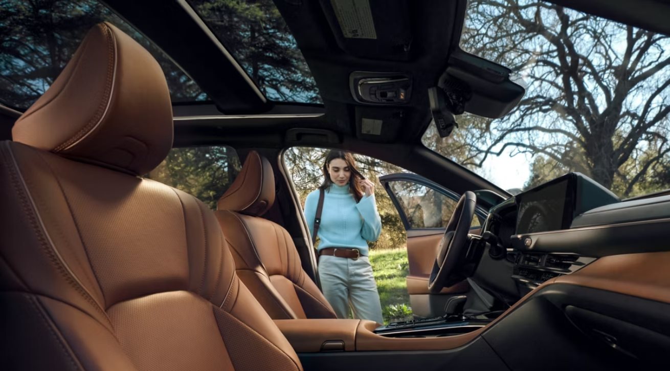 2026 Toyota Crown Signia - Toyota of Bowling Green