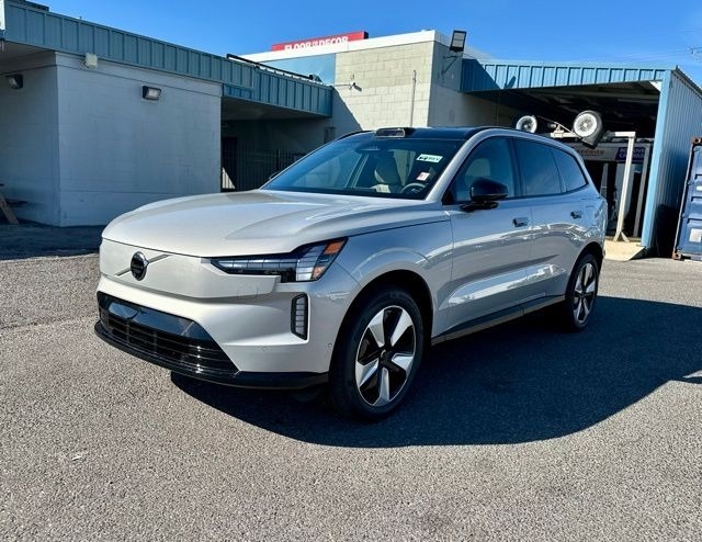 New Volvo EX90 exterior