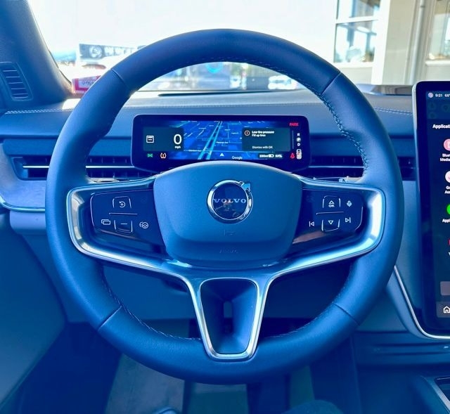 New Volvo EX90 dash