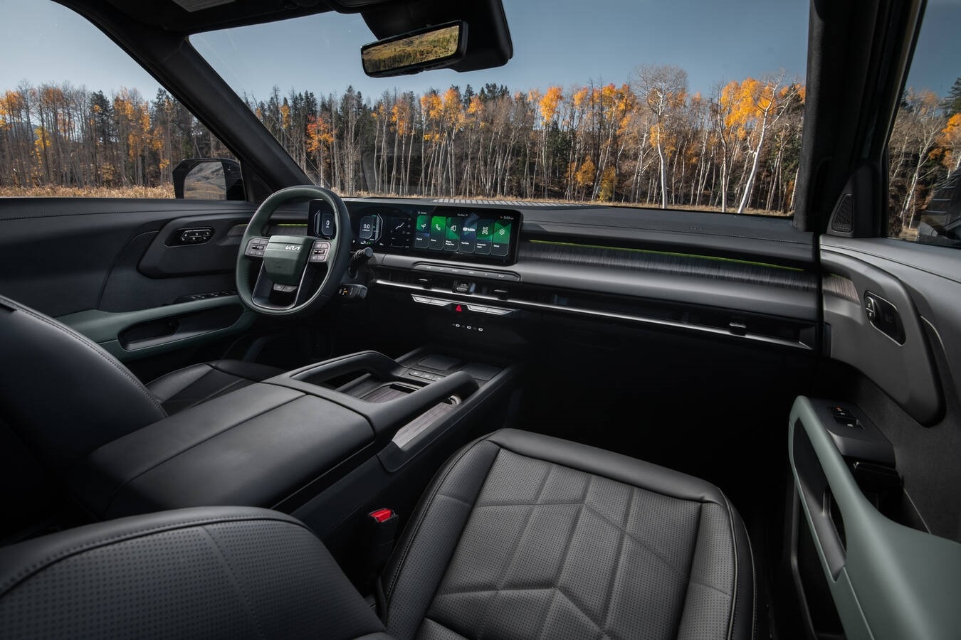 2027 Kia Telluride Hybrid SX interior showing digital instrument cluster and surround view camera display