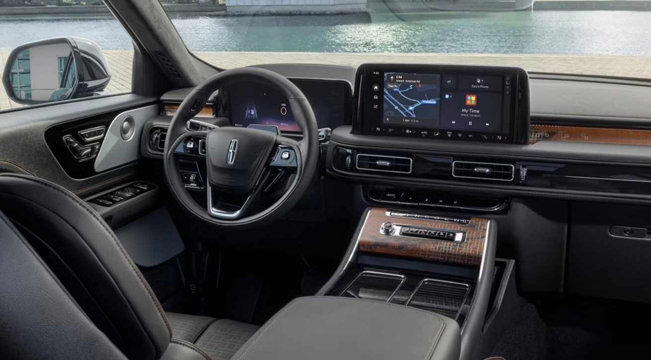 Lincoln vehicle near Scarborough Maine